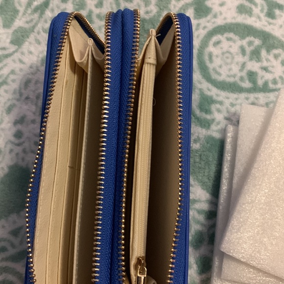 Large wallet - Picture 2 of 5